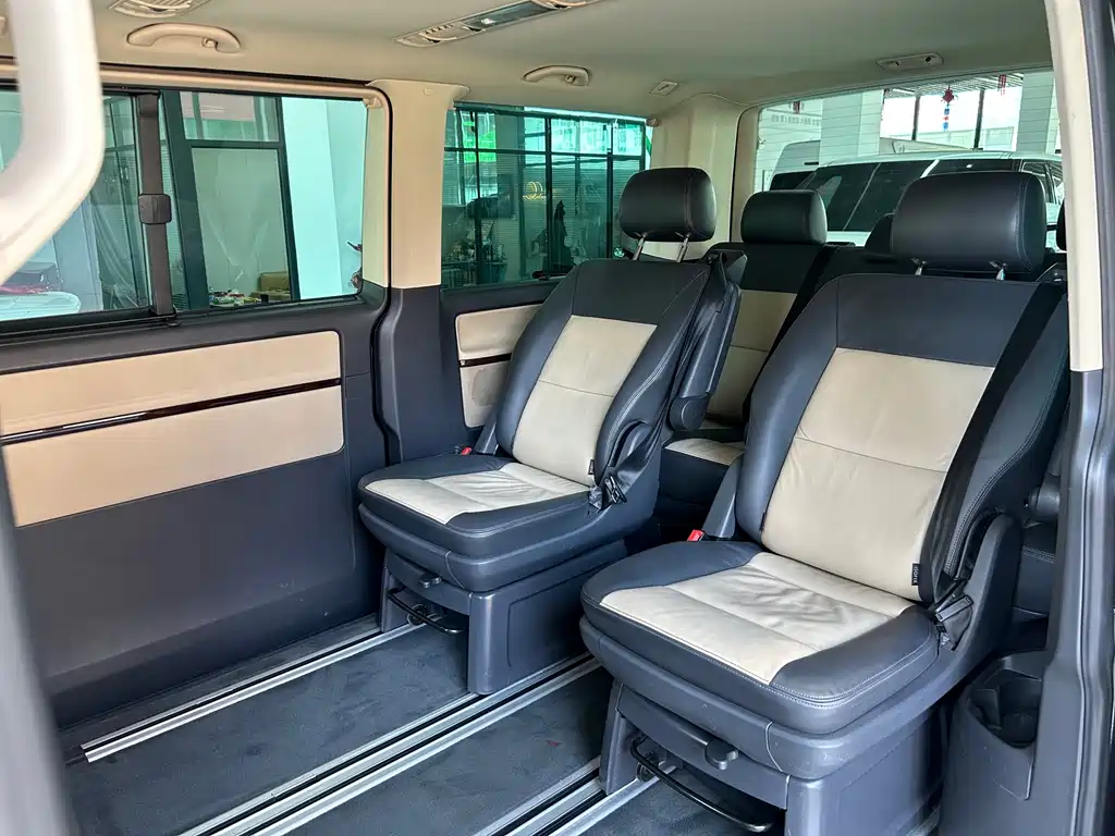 Volkswagen Multivan 2015 — фото 28