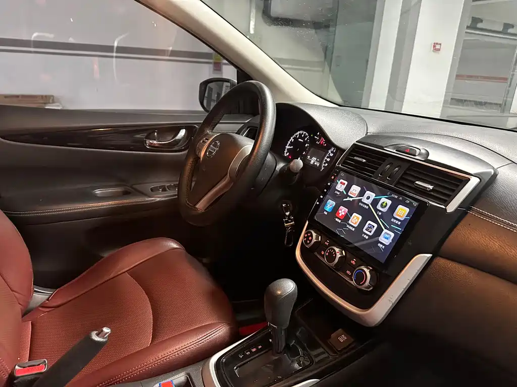 Nissan Tiida 2017 — фото 20
