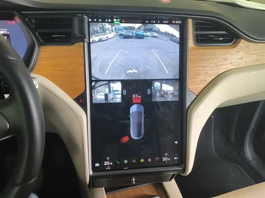 Tesla Model X 2019 — фото 13