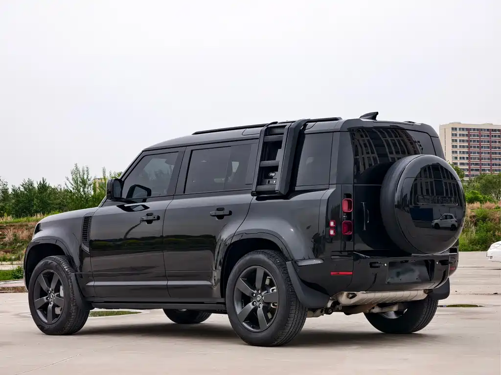 Land Rover Defender 2024 — фото 8