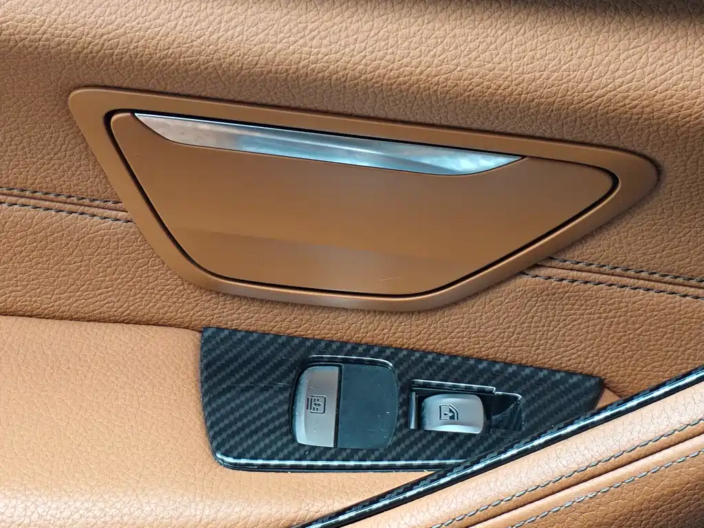 BMW 5 Series 2018 — фото 14