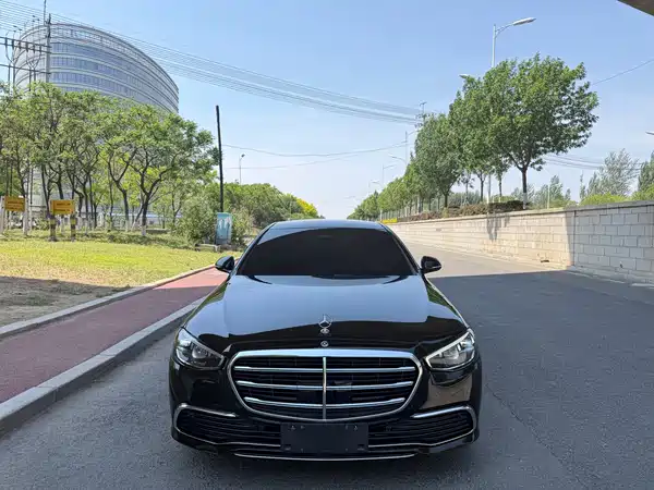 Mercedes-Benz S-Class 2024