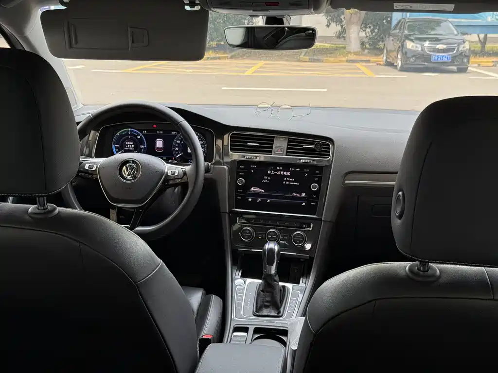 Volkswagen Golf New Energy 2020 — фото 9