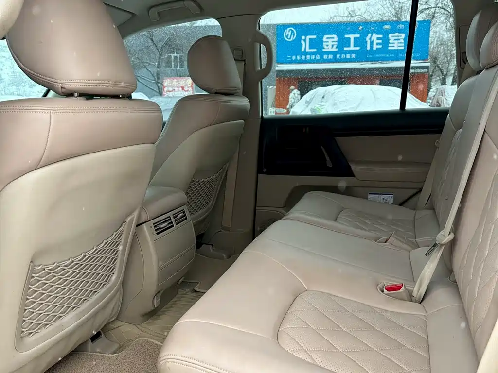 Toyota Land Cruiser 2020 — фото 6