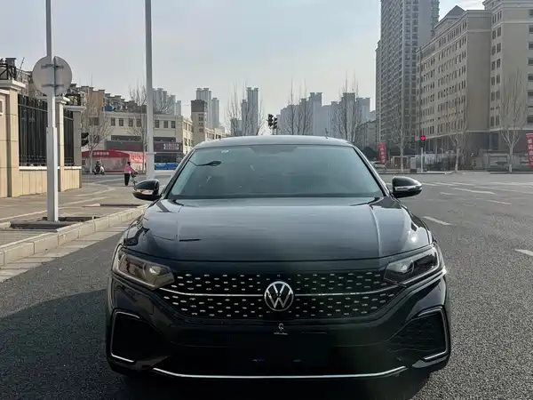 Volkswagen Passat 2025