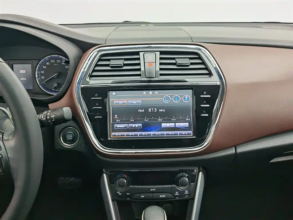 Suzuki Vitara 2019 — фото 12