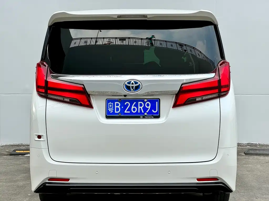Toyota Alphard 2020 — фото 17