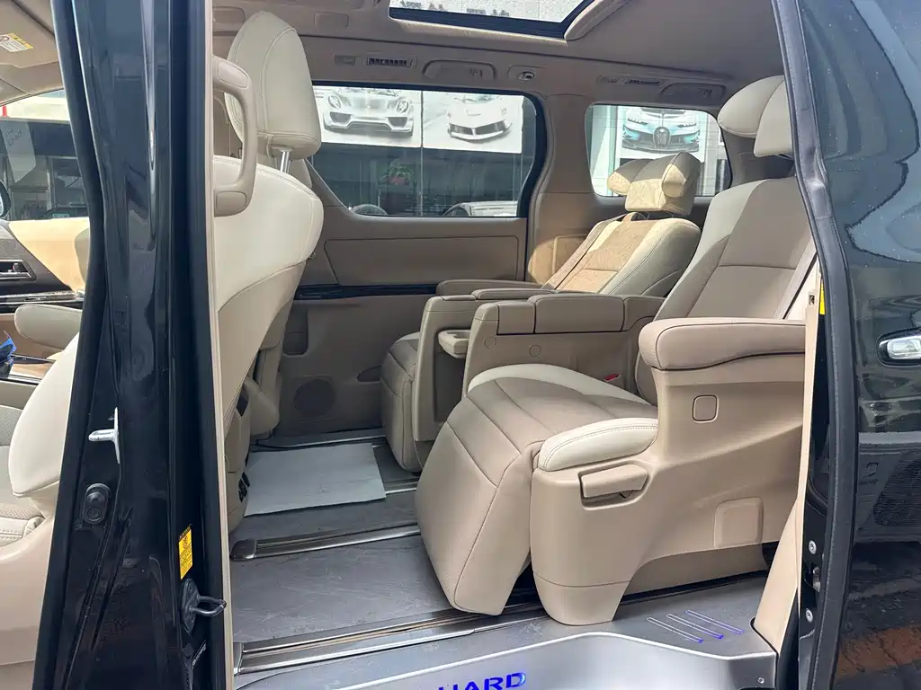 Toyota Alphard 2014 — фото 10