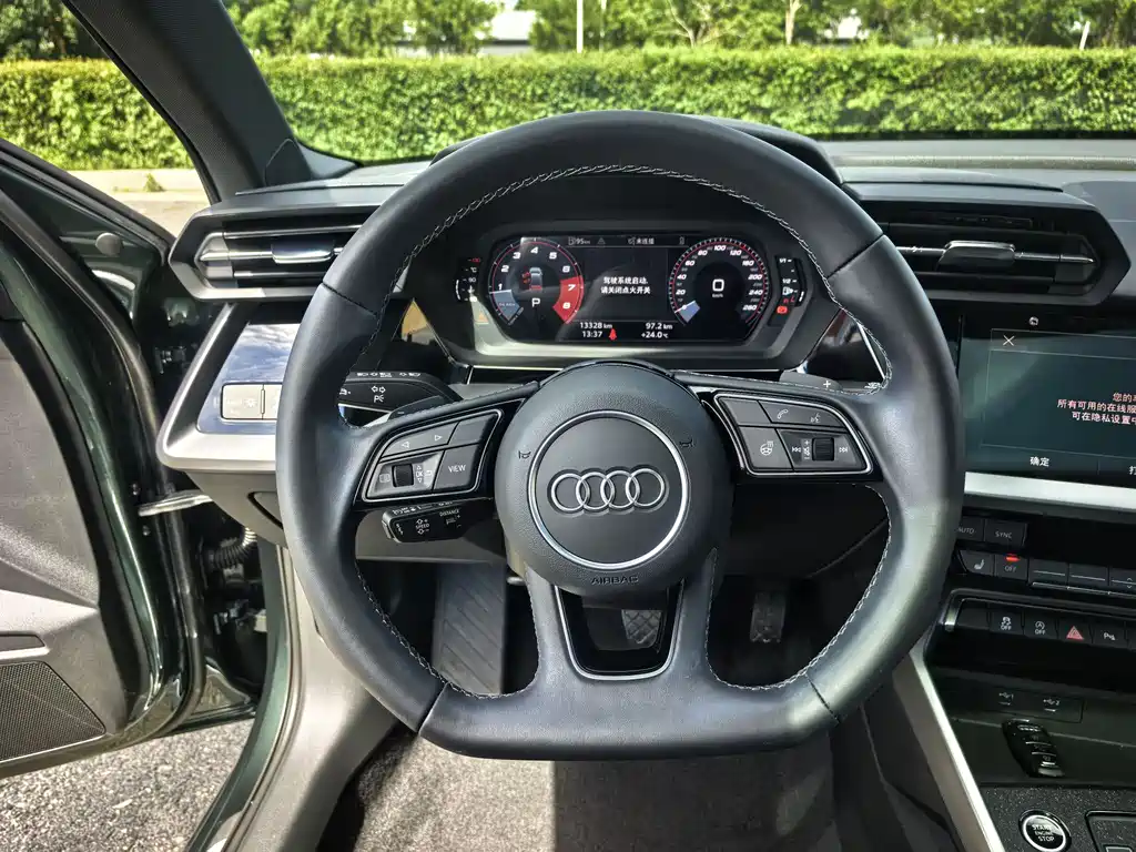 Audi A3 2023 — фото 13