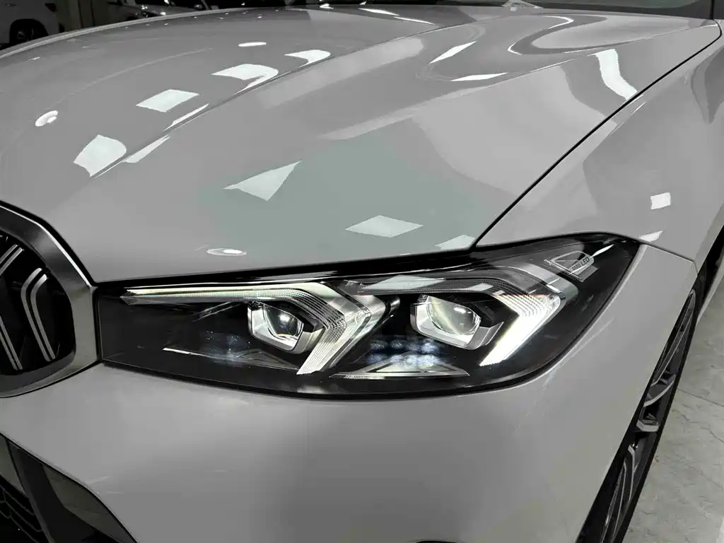 BMW 3 Series 2023 — фото 18