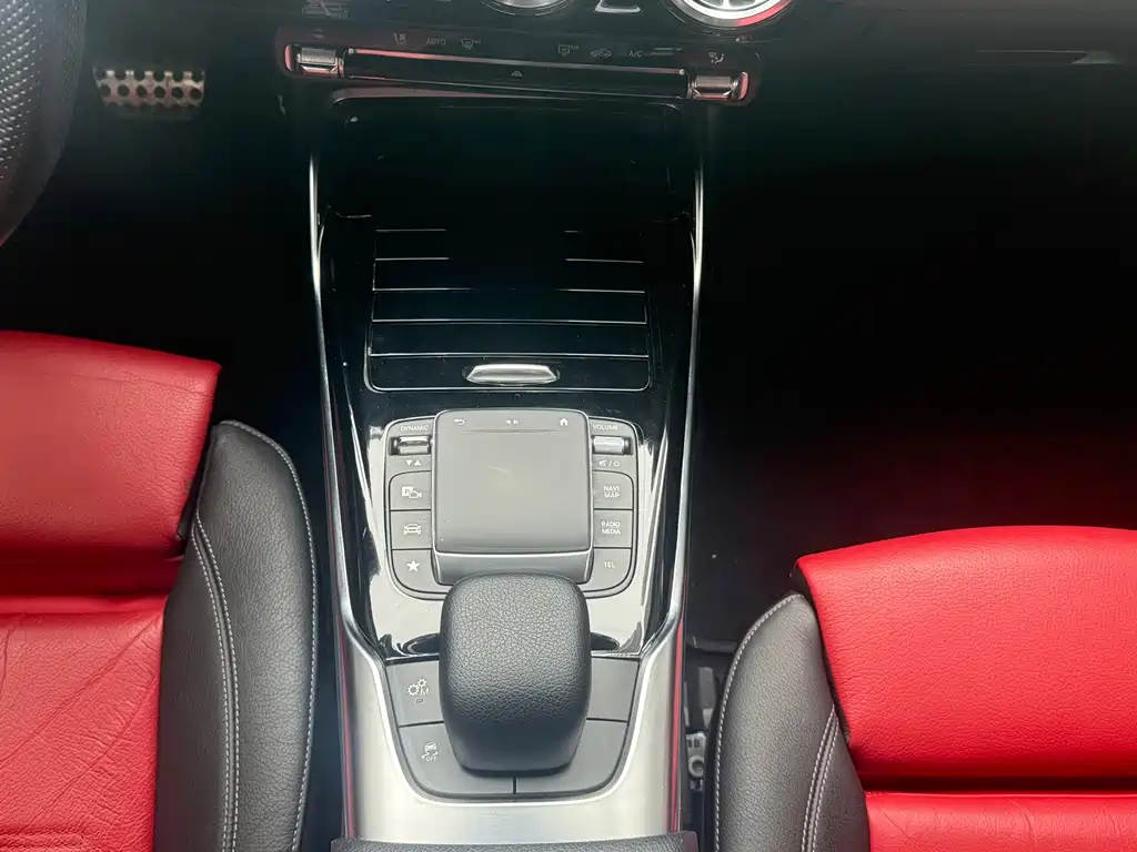 Mercedes-Benz A-Class AMG 2024 — фото 12