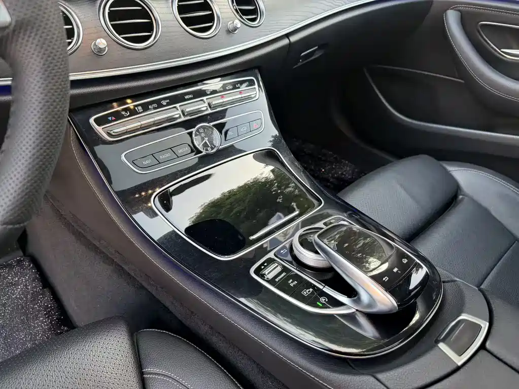 Mercedes-Benz E-Class 2017 — фото 9