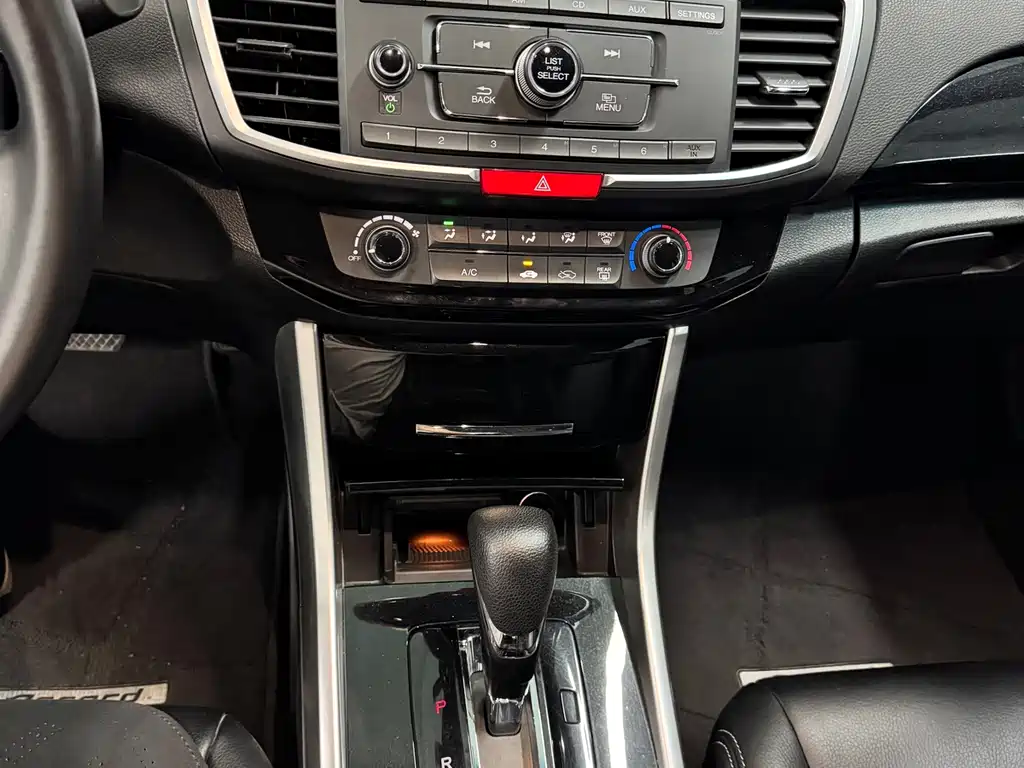 Honda Accord 2016 — фото 11