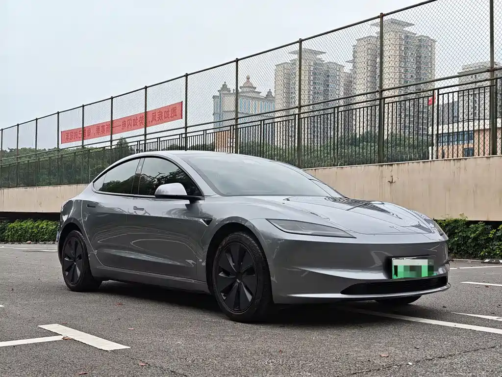 Tesla Model 3 2025 — фото 3