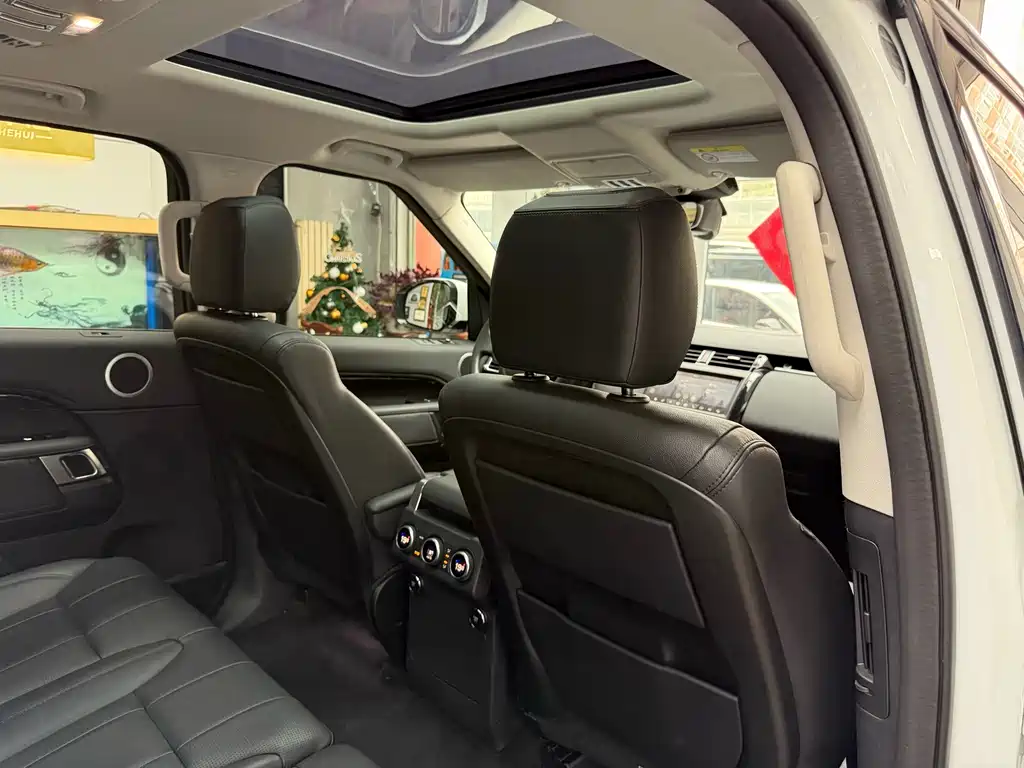 Land Rover Discovery 2020 — фото 35