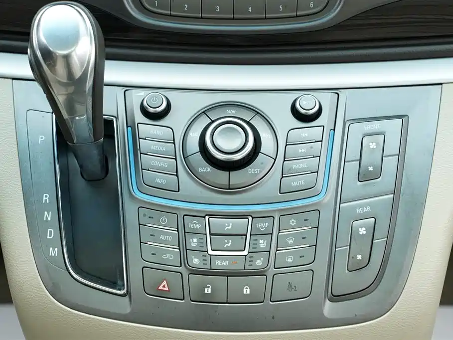 Buick GL8 2014 — фото 19