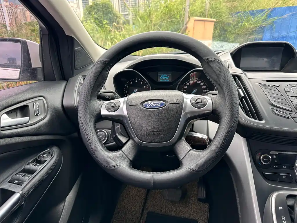 Ford Kuga 2015 — фото 10