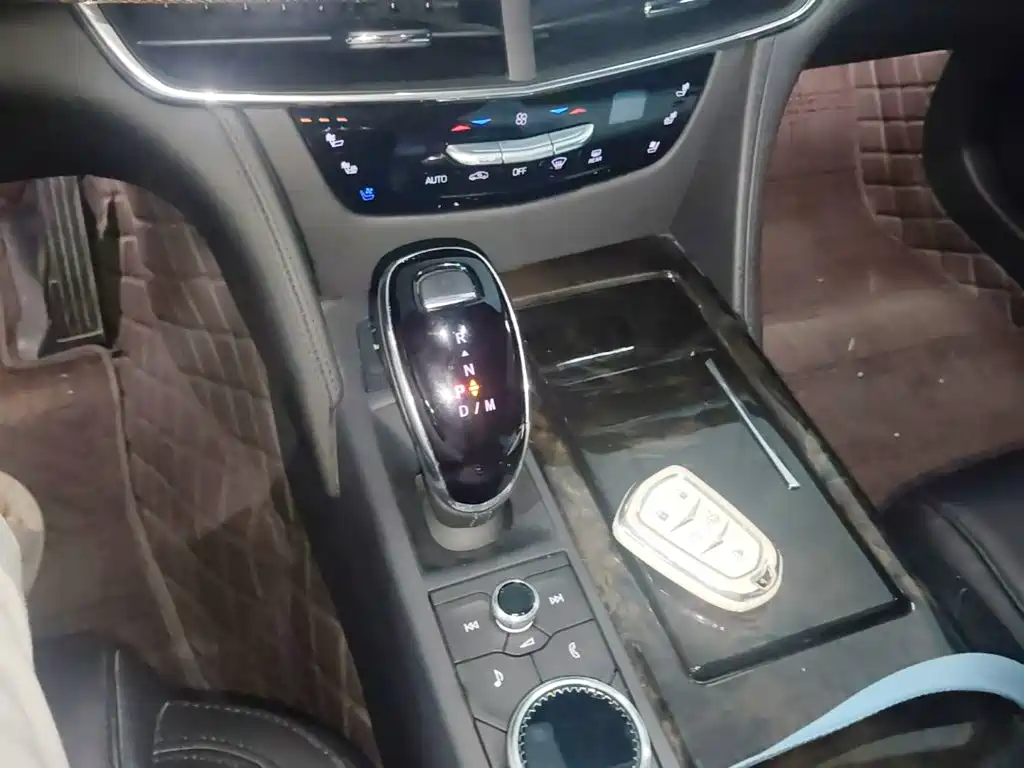 Cadillac CT6 2023 — фото 14