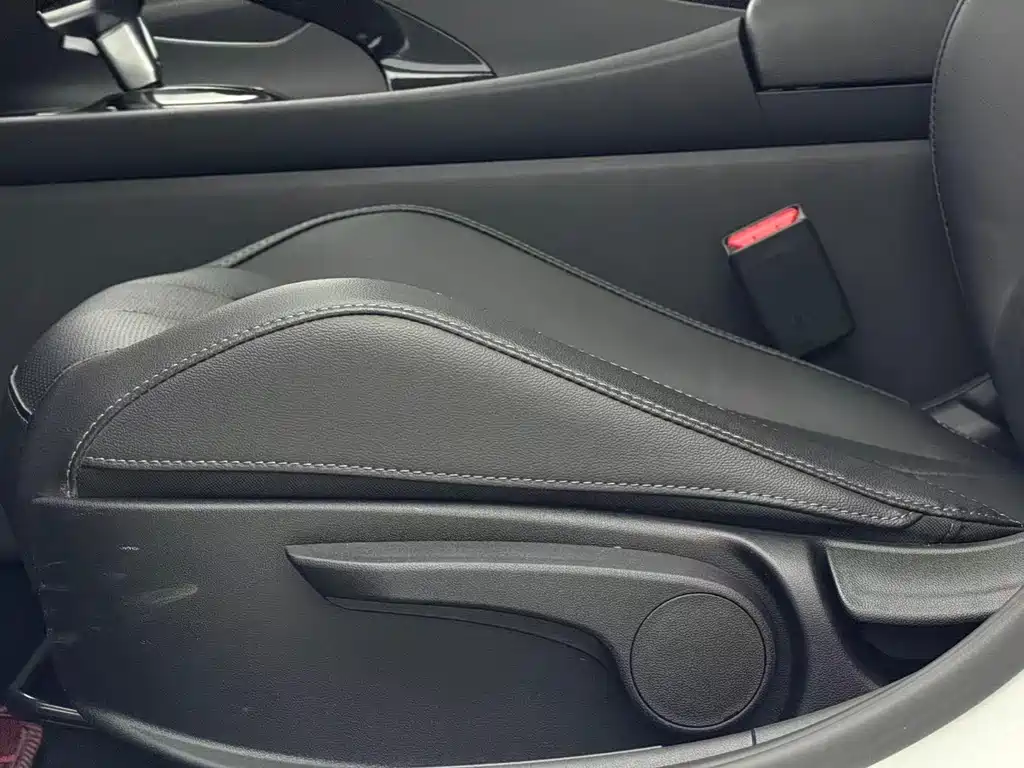 Hyundai Elantra 2022 — фото 10
