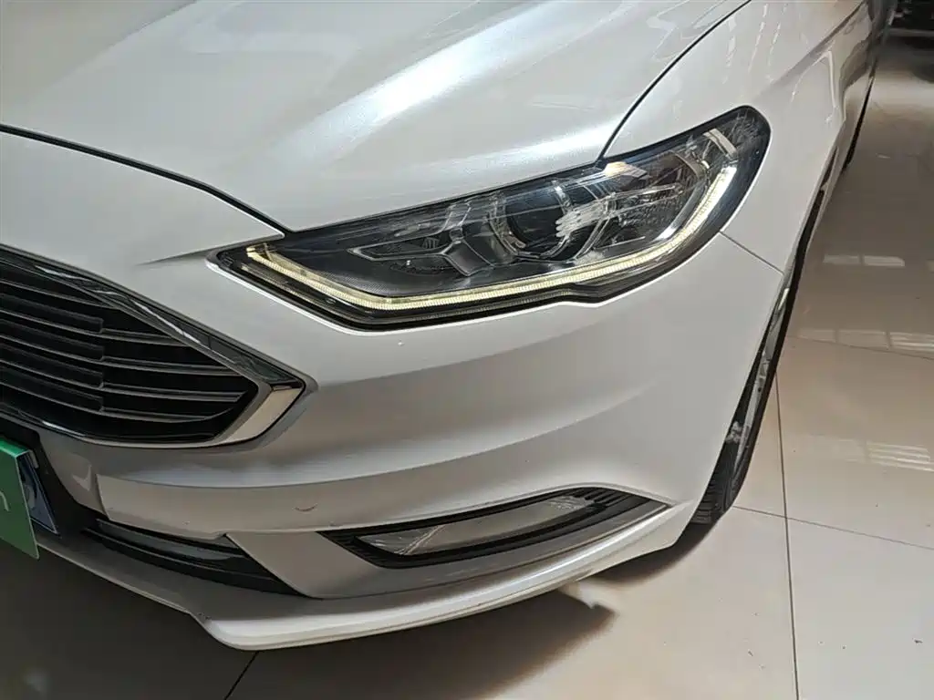 Ford Mondeo 2017 — фото 18