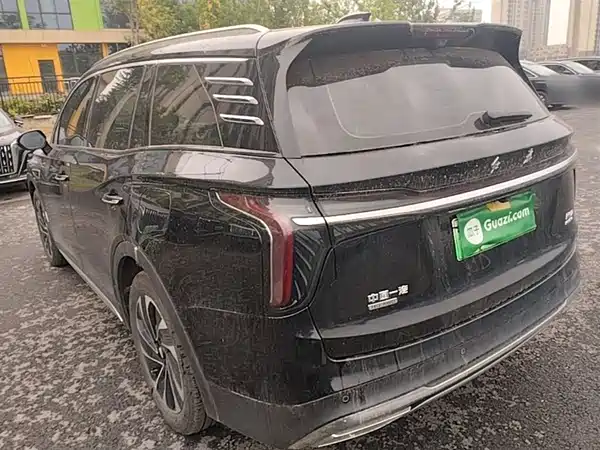 Hongqi HS7 PHEV 2024