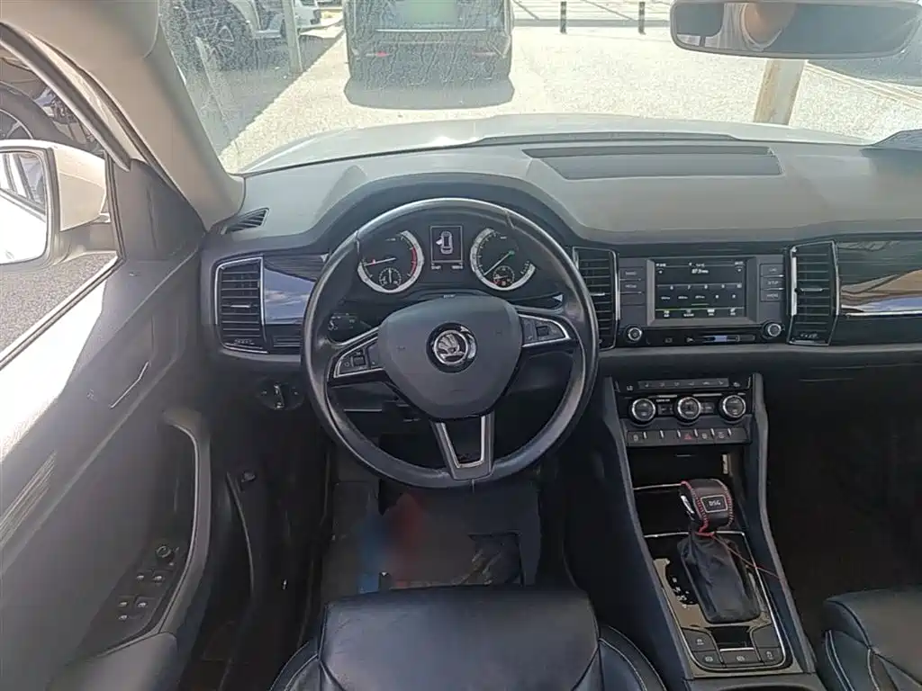 Skoda Kodiaq 2017 — фото 11