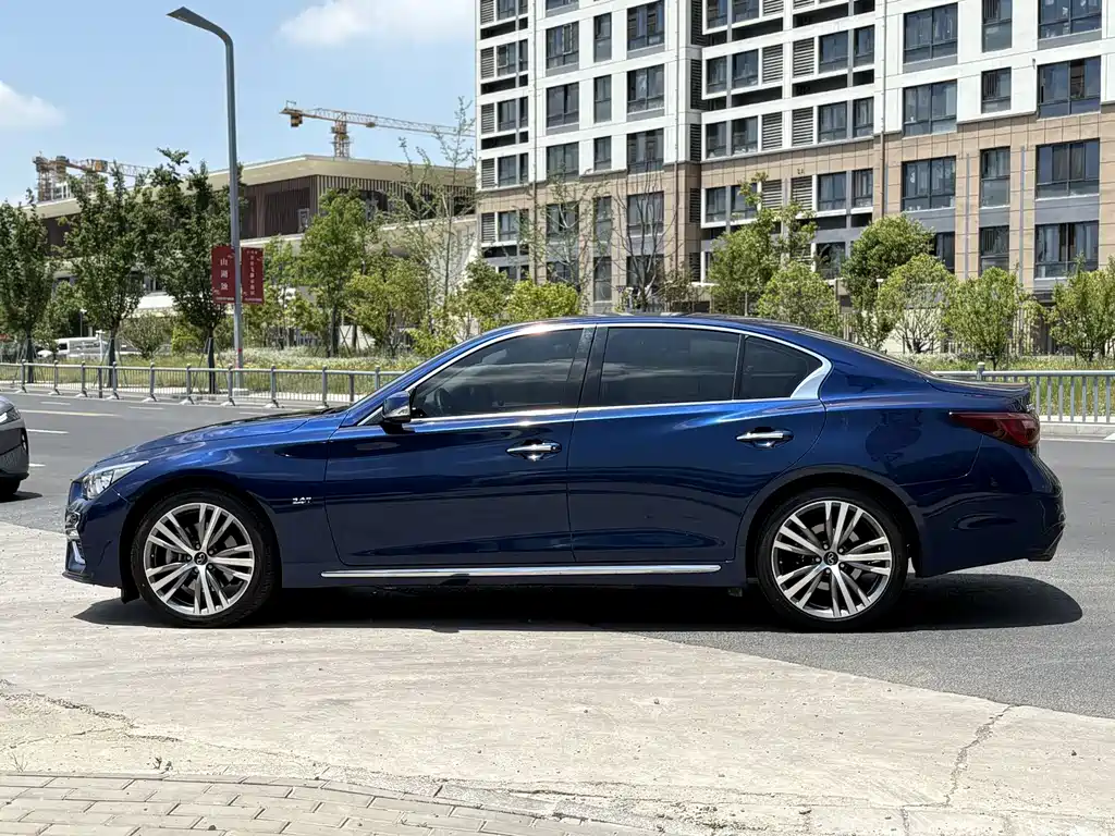 Infiniti Q50L 2023 — фото 3
