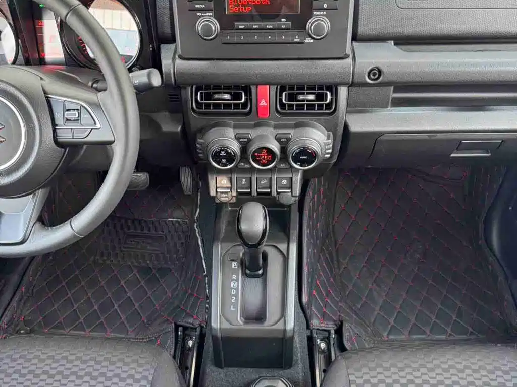 Suzuki Jimny 2025 — фото 12