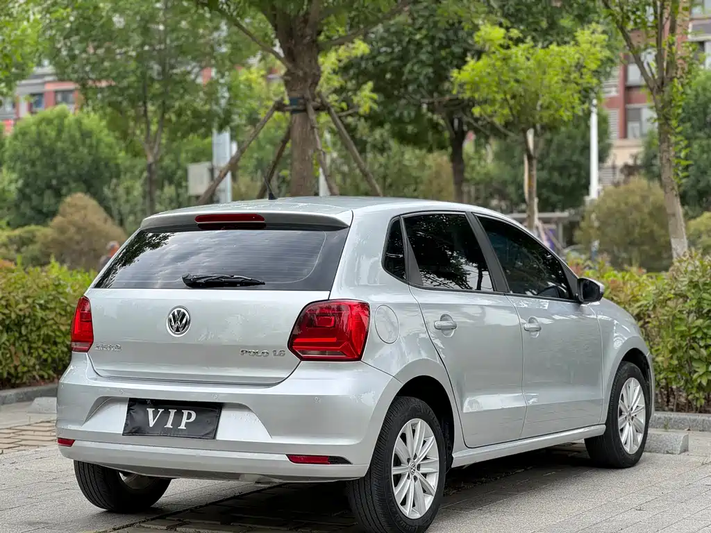 Volkswagen Polo 2015 — фото 10
