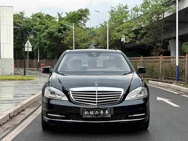 Mercedes-Benz S-Class 2010