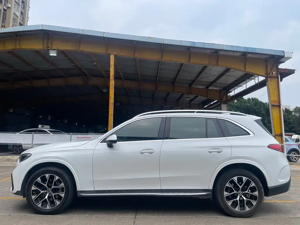Mercedes-Benz GLC 2023 — фото 12