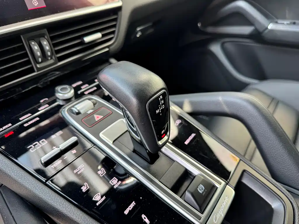 Porsche Cayenne 2021 — фото 12