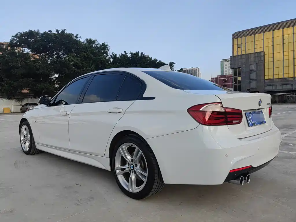 BMW 3 Series 2018 — фото 9