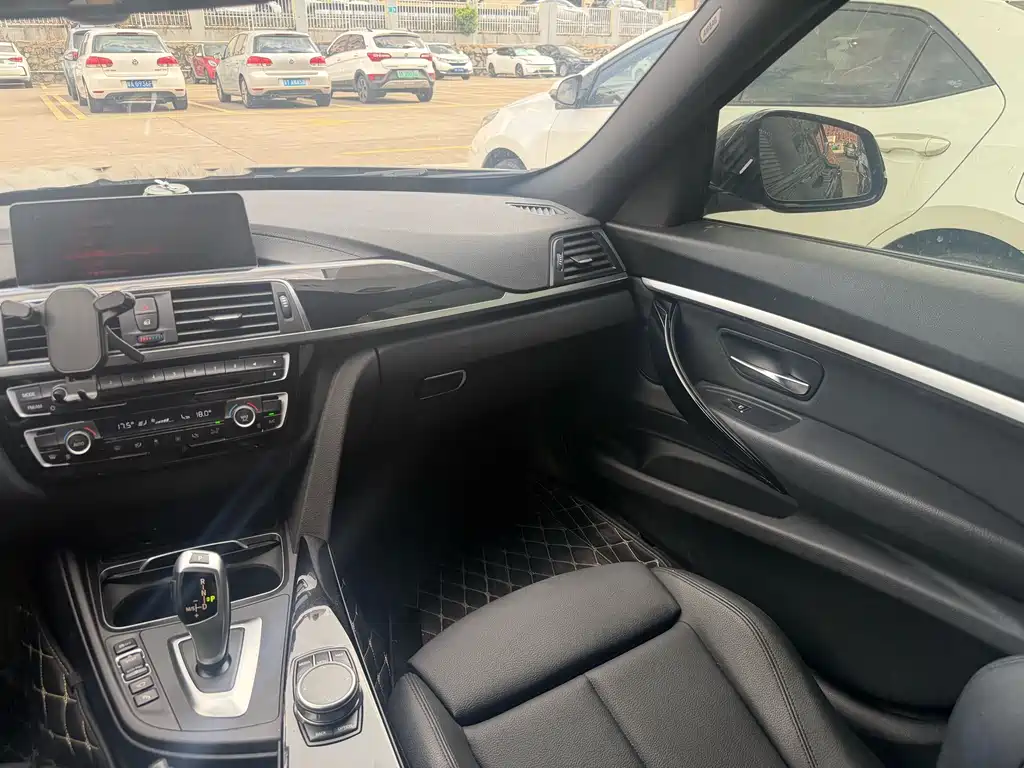 BMW 3 Series GT 2019 — фото 11