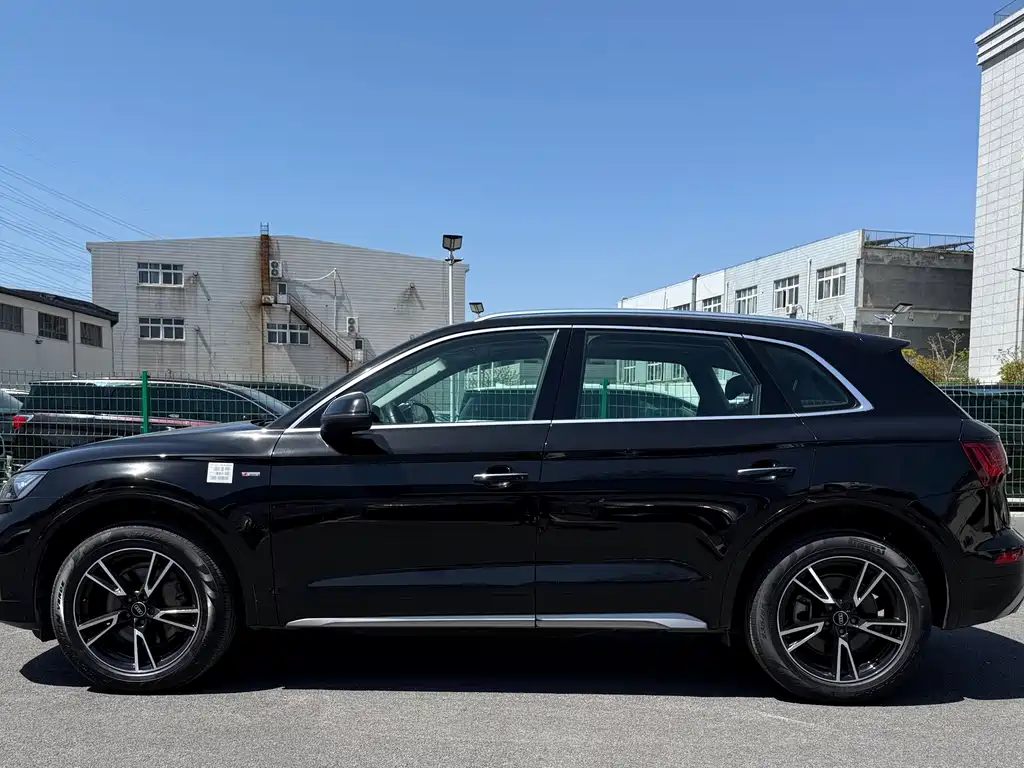 Audi Q5L 2022 — фото 23