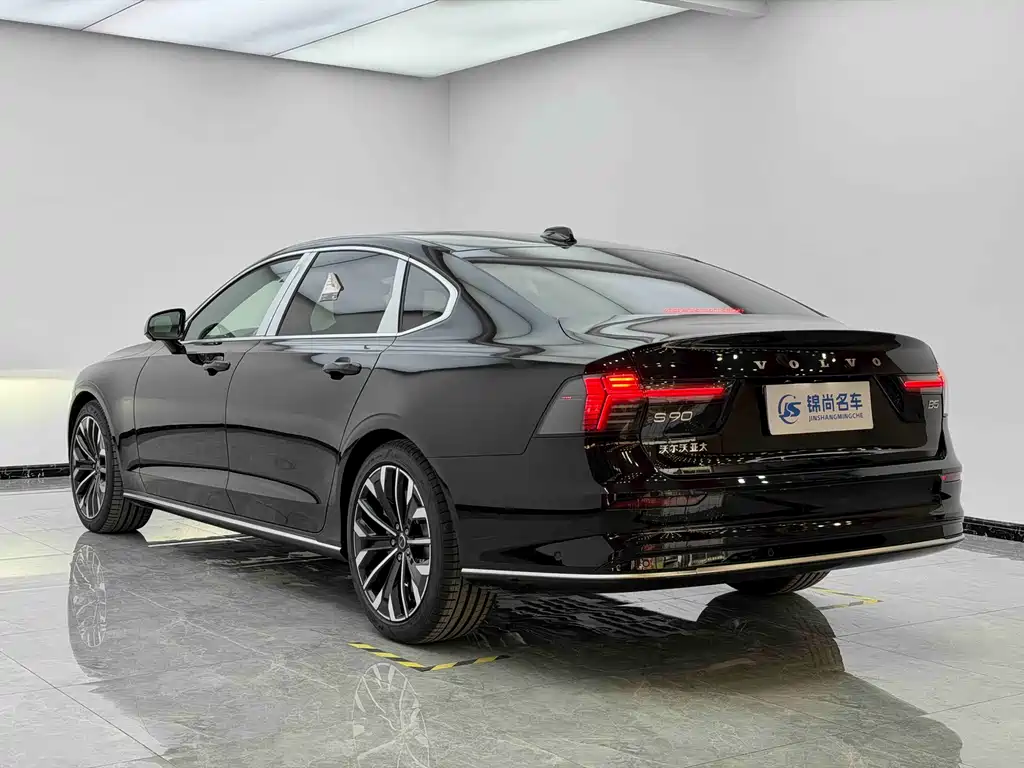 Volvo S90 2025 — фото 31