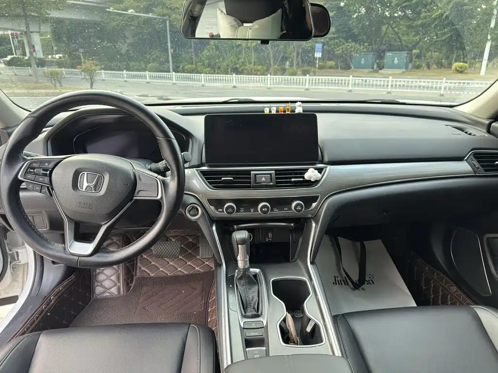 Honda Accord 2022 — фото 6