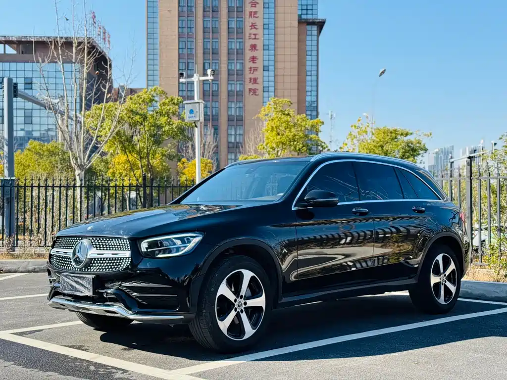 Mercedes-Benz GLC 2022 — фото 1