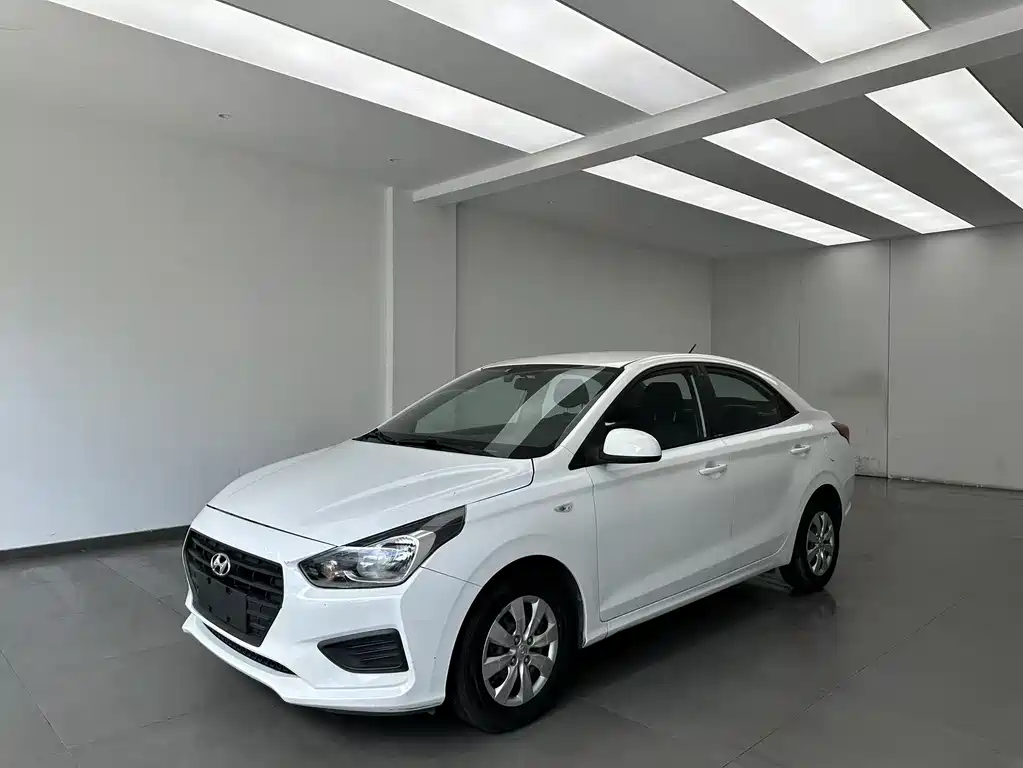 Hyundai Verna 2018 — фото 1