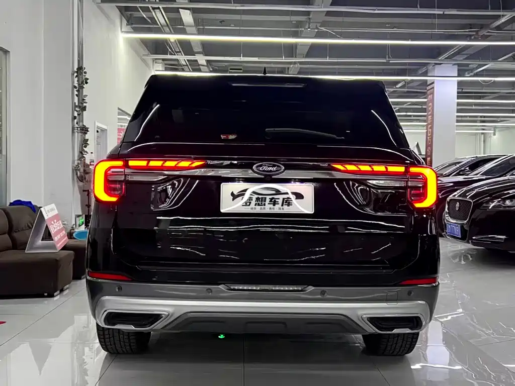 Ford Explorer 2023 — фото 8