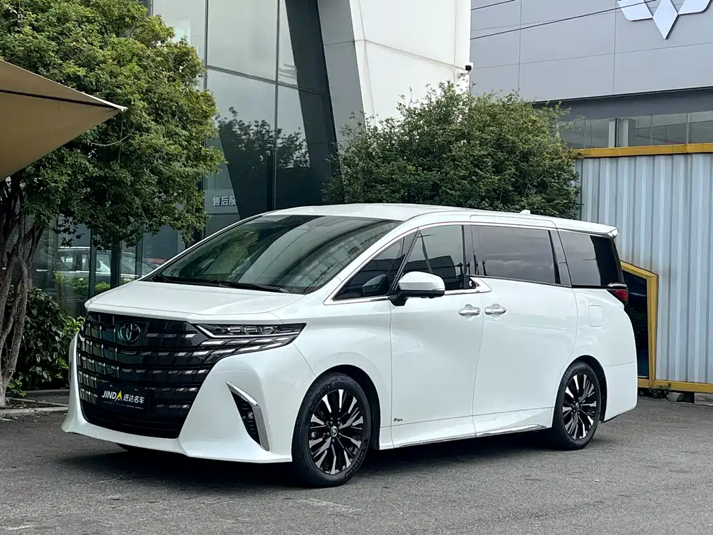 Toyota Alphard 2024 — фото 1
