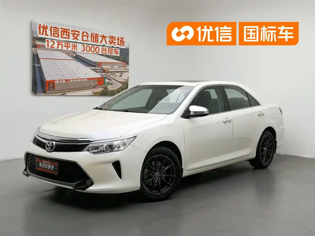Toyota Camry 2015 — фото 1