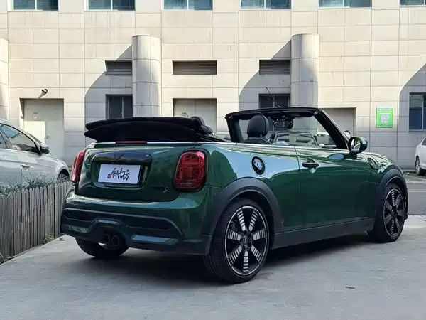 MINI MINI 2023
