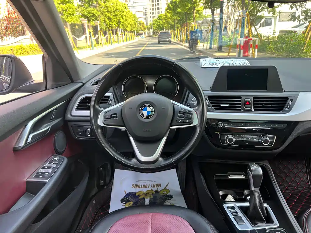 BMW 1 Series 2017 — фото 9