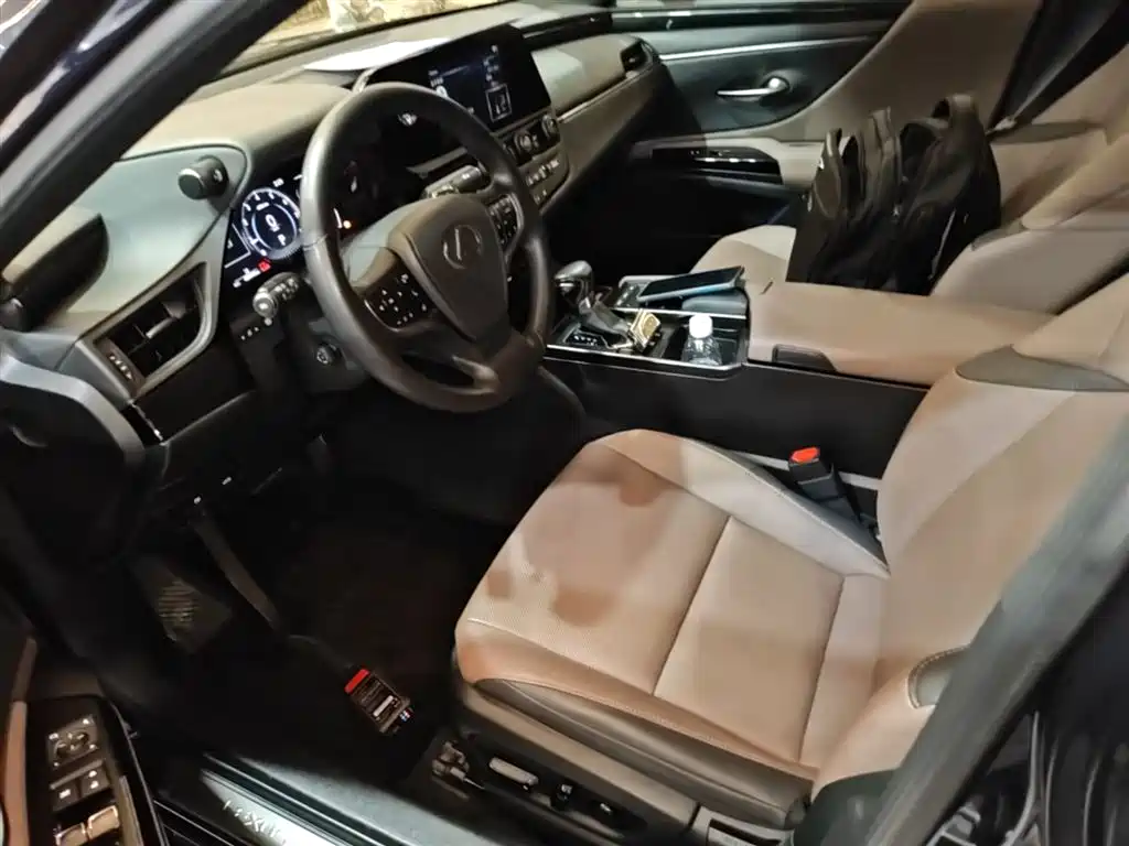 Lexus ES 2021 — фото 14