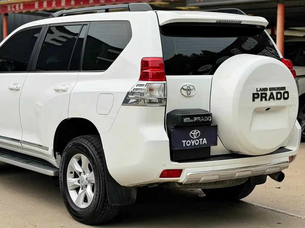 Toyota Prado 2012 — фото 10