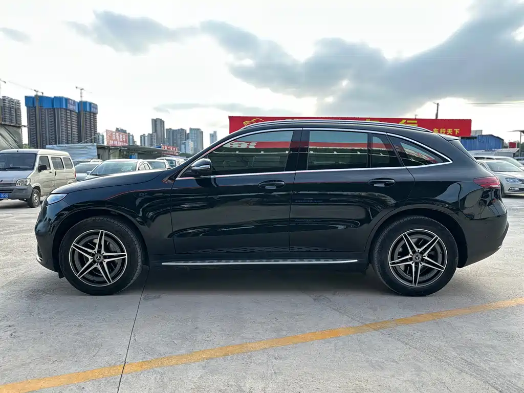 Mercedes-Benz EQC 2020 — фото 3