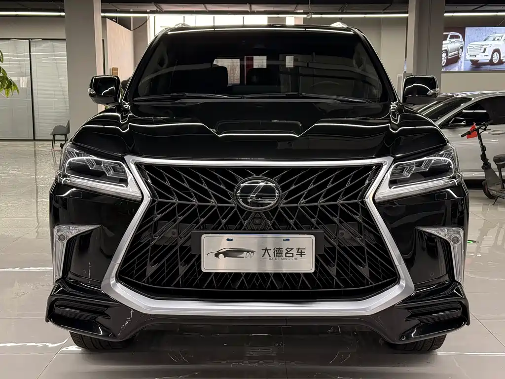 Lexus LX 2018 — фото 2