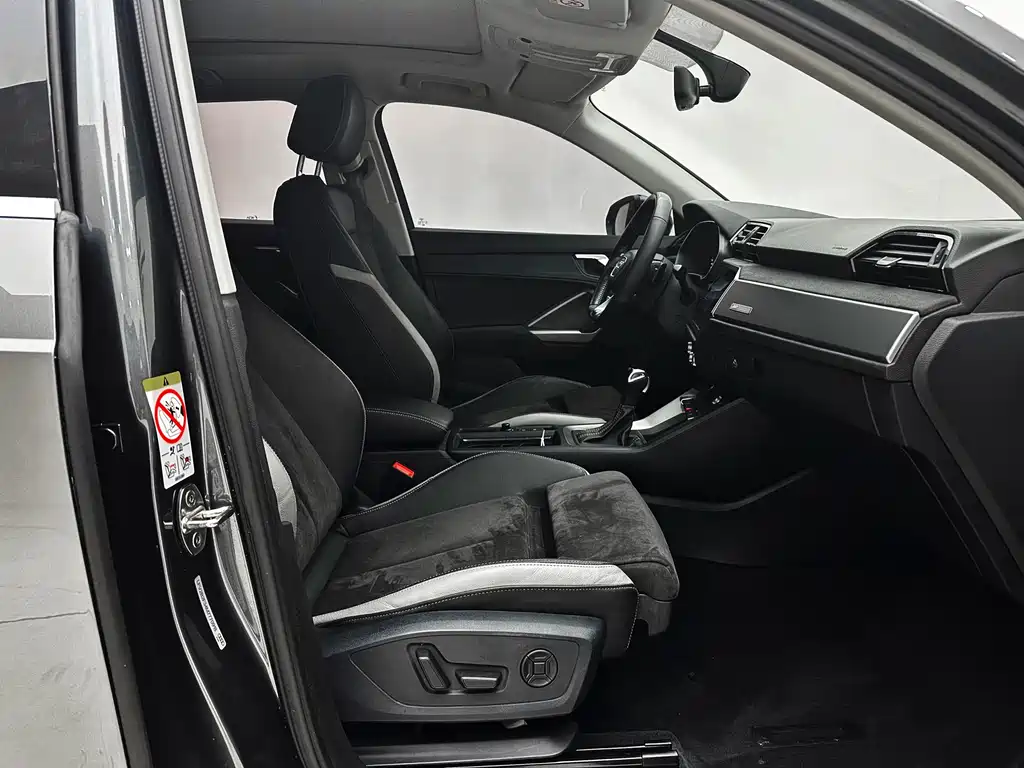 Audi Q3 2022 — фото 17