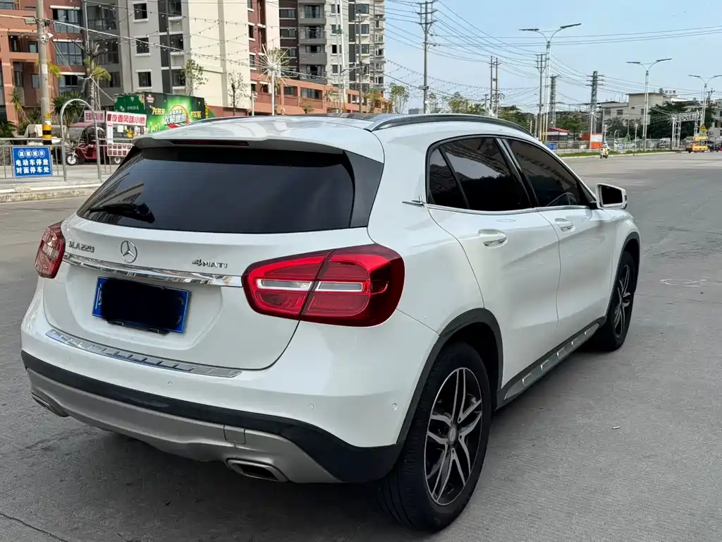 Mercedes-Benz GLA 2015 — фото 9